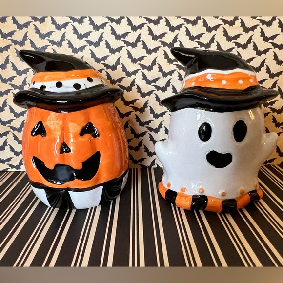 Halloween Ceramic Ghost Pumpkin Jack o Lantern Salt and Pepper Shakers - Picture 3 of 5